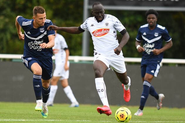 Stepahen BAHOKEN (Angers SCO), Remi Oudin (Bordeaux) FOOTBALL : Angers SCO vs Girondins Bordeaux - Match amical - 25 07 2020 Panoramic Panoramic 