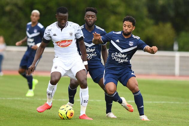 Casimir Nianga (Angers SCO), Ot‡vio Henrique Passos Santos (Bordeaux) FOOTBALL : Angers SCO vs Girondins Bordeaux - Match amical - 25 07 2020 Panoramic Panoramic 