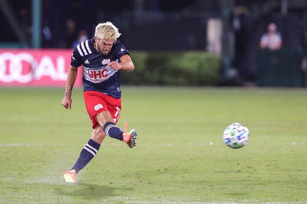 July 25, 2020: New England Revolution midfielder KELYN ROWE (11) makes a pass during the MLS, Fussball Herren, USA is Back Tournament Philadelphia Union vs New England Revolution match at ESPN Wide World of Sports Complex in Orlando, Fl on July 25, 2020. - ZUMAk149 20200725_zsp_k149_005 Copyright: xCoryxKnowltonx