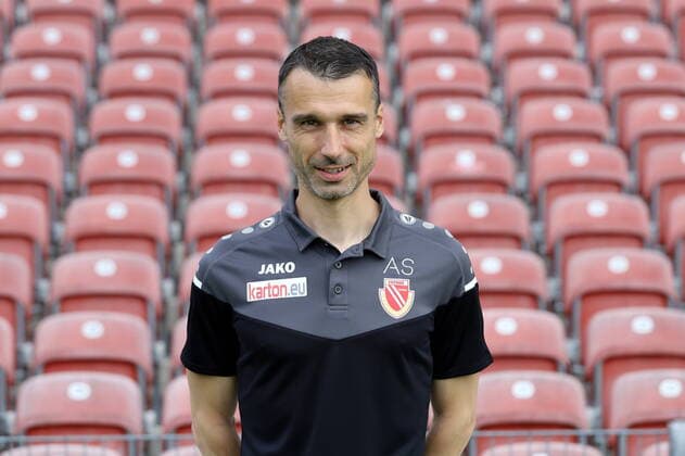 Cheftrainer Sebastian Abt; FC Energie Cottbus; Regionalliga Nordost; Poträttermin 2020 2021 FC Energie Cottbus; Regionalliga Nordost; Poträttermin 2020 2021