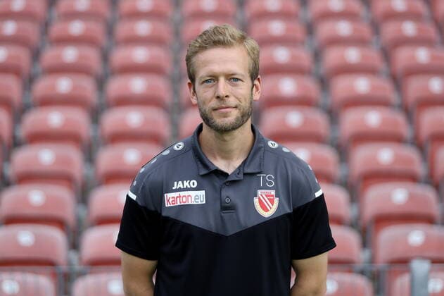 Athletiktrainer Tim Schneider; FC Energie Cottbus; Regionalliga Nordost; Poträttermin 2020 2021 FC Energie Cottbus; Regionalliga Nordost; Poträttermin 2020 2021