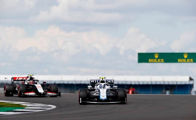 Motorsports: FIA Formula One World Championship, WM, Weltmeisterschaft 2020, Grand Prix of Great Britain, 6 Nicholas Latifi (CAN, Williams Racing), 20 Kevin Magnussen (DEN, Haas F1 Team), Silverstone Great Britain