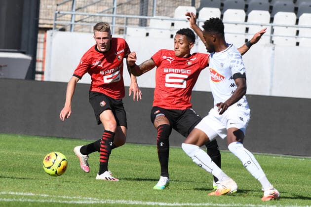 Fußball, Testspiel, Stade Rennes - SCO Angers Adrien Truffert (Rennes), Raphael Dias Belloli (Rennes) FOOTBALL : Stade Rennais vs Angers SCO - Match amical - 01 08 2020 RonanHoussin Panoramic 
