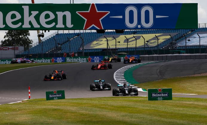 Motorsports: FIA Formula One World Championship, WM, Weltmeisterschaft 2020, Grand Prix of Great Britain, 44 Lewis Hamilton (GBR, Mercedes-AMG Petronas Formula One Team), 77 Valtteri Bottas (FIN, Mercedes-AMG Petronas Formula One Team), 33 Max Verstappen (NLD, Aston Martin Red Bull Racing), Silverstone Great Britain