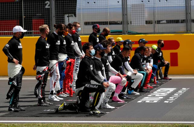 Sport Bilder des Tages Motorsports: FIA Formula One World Championship, WM, Weltmeisterschaft 2020, Grand Prix of Great Britain Motorsports: FIA Formula One World Championship 2020, Grand Prix of Great Britain, Some of the F1 drivers take a knee on the grid in support of the Black Lives Matter movement against racism,