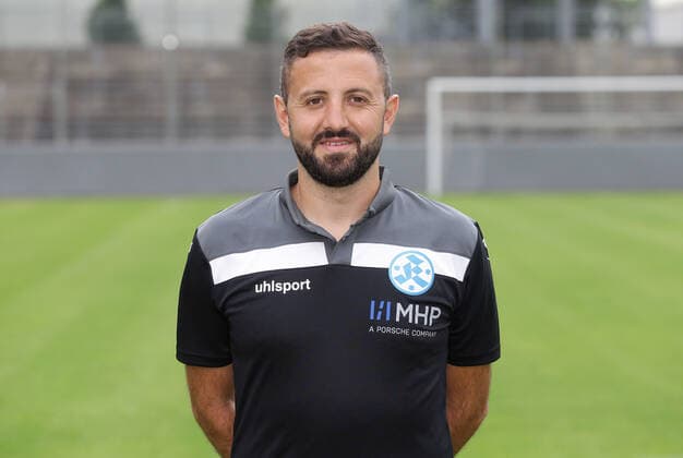 03.08.2020, Stuttgart , Oberliga , Fototermin Stuttgarter Kickers , Mustafa Ünal ( Co-Trainer und Trainer U 19 )