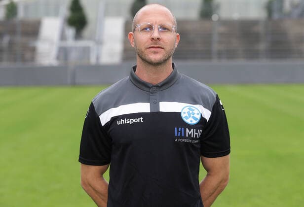 03.08.2020, Stuttgart , Oberliga , Fototermin Stuttgarter Kickers , Adrian Fleucaus ( Athletik Trainer )