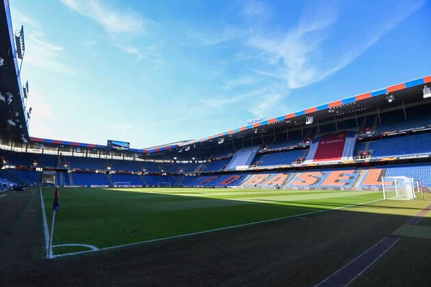 06.08.2020, xjhx, Fussball UEFA Europa League 1 8 Finale, FC Basel - Eintracht Frankfurt emspor, v.l. St.-Jakob-Park Stadionansicht Ansicht Arena Stadion Innenraum Innen Innenansicht Rasen Tribuene Basel