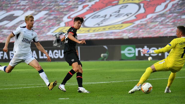 Bilder des Jahres 2020, Sport 08 August Sport Themen der Woche KW32 Sport Bilder des Tages Europa League: Bayer 04 Leverkusen - Glasgow Rangers Filip Helander (Glasgow), Kai Havertz (Leverkusen), Torwart Allan McGregor (Glasgow) Fussball, Europa League, Saison 19 20, Achtelfinale, Bayer 04 Leverkusen - Glasgow Rangers 06.08.2020: Foto: Ulrich Hufnagel Hufnagel PR Pool Nur fuer journalistische Zwecke! Only for editorial use! Gemaess den Vorgaben der DFL Deutsche Fußball Liga ist es untersagt, in dem Stadion und oder vom Spiel angefertigte Fotoaufnahmen in Form von Sequenzbildern und oder videoaehnlichen Fotostrecken zu verwerten bzw. verwerten zu lassen. DFL regulations prohibit any use of photographs as image sequences and or quasi-video. Leverkusen Bayarena NRW Deutschland *** Europa League Bayer 04 Leverkusen Glasgow Rangers Filip Helander Glasgow , Kai Havertz Leverkusen , Goalkeeper Allan McGregor Glasgow Soccer, Europa League, Season 19 20, Round of 16, Bayer 04 Leverkusen Glasgow Rangers 06 08 2020 Photo Ulrich Hufnagel Hufnagel PR Pool Only for journalistic purposes Only for editorial use According to the regulations of the DFL German Soccer League it is prohibited, to use or have used photographs taken in the stadium and or of the match in the form of sequence images and or video-like photo sequences DFL regulations prohibit any use of photographs as image sequences and or quasi video Leverkusen Bayarena NRW Germany Poolfoto Ulrich Hufnagel Hufnagel PR Pool ,EDITORIAL USE ONLY