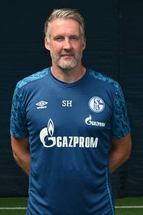 Torwarttrainer Simon Henzler; FC Schalke 04; 1.BL, Porträttermin 2020 2021 Gelsenkirchen Nordrhein-Westfalen Deutschland