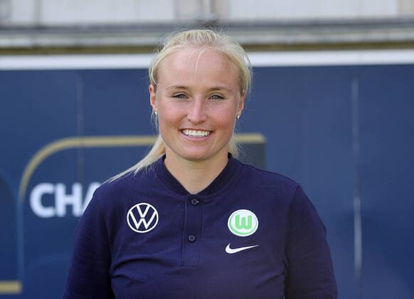 Assistanztrainerin Theresa Merk (VfL Wolfsburg)