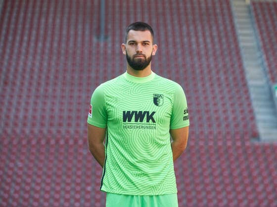Tomas Koubek (Torwart FC Augsburg), FC Augsburg 1907; 1.BL, Porträttermin 2020 2021,
