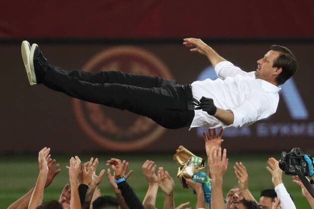 Bilder des Jahres 2020, Sport 08 August Sport Themen der Woche KW32 Sport Bilder des Tages MOSCOW, RUSSIA - AUGUST 7, 2020: FC Zenit St Petersburg s players celebrate their victory in the Russian Football Super Cup match against Lokomotiv Moscow at VEB Arena. Stanislav Krasilnikov TASS  TS0E2851