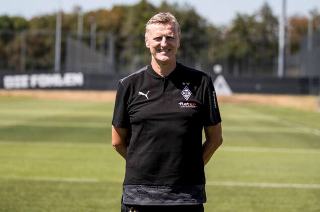Doctor Stefan Hertl Borussia Mönchengladbach Porträttermin 2020 2021 Porträt, Vorstellung, Präsentation, Pressetermin, Fußball, GER 07.08.2020, Fussball, Vorstellung, Präsentation, Pressetermin, Fußball, GER; 1. Bundesliga, Saison 2020 21, Moenchengladbach Foto: Moritz Müller Only for Editorial use