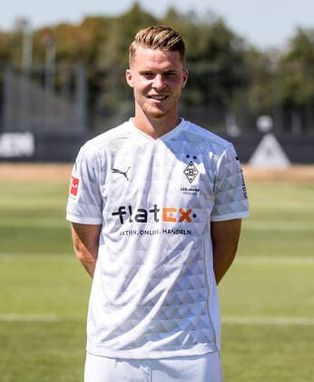 Nico Elvedi (BMG) Borussia Mönchengladbach Porträttermin 2020 2021 Porträt, Vorstellung, Präsentation, Pressetermin, Fußball, GER 07.08.2020, Fussball, Vorstellung, Präsentation, Pressetermin, Fußball, GER; 1. Bundesliga, Saison 2020 21, Moenchengladbach Foto: Moritz Müller Only for Editorial use
