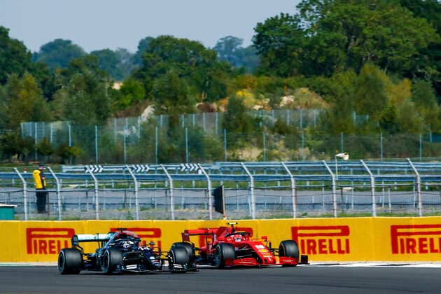 Motorsports: FIA Formula One World Championship, WM, Weltmeisterschaft 2020, Grand Prix of 70th Anniversary, 44 Lewis Hamilton (GBR, Mercedes-AMG Petronas Formula One Team), 16 Charles Leclerc (MCO, Scuderia Ferrari Mission Winnow), Silverstone Great Britain