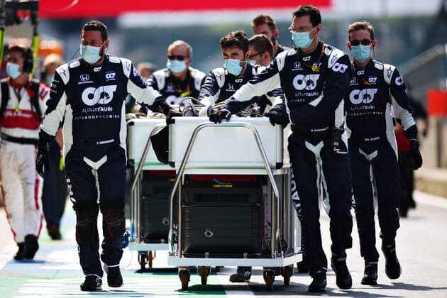 Motorsports: FIA Formula One World Championship, WM, Weltmeisterschaft 2020, Grand Prix of 70th Anniversary Motorsports: FIA Formula One World Championship 2020, Grand Prix of 70th Anniversary, Mechanic of Scuderia AlphaTauri Honda