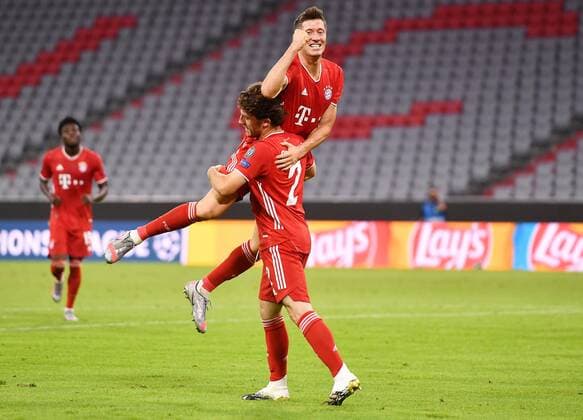 Fussball 4:1 Tor, Jubel, v.l. Alvaro Odriozola, Torschuetze Robert Lewandowski (Bayern) Muenchen, 08.08.2020, Fussball Champions League, Achtelfinale, Rueckspiel, FC Bayern Muenchen - FC Chelsea London NO SECONDARY (RE-)SALE WITHIN 48h AFTER KICK-OFF Muenchen