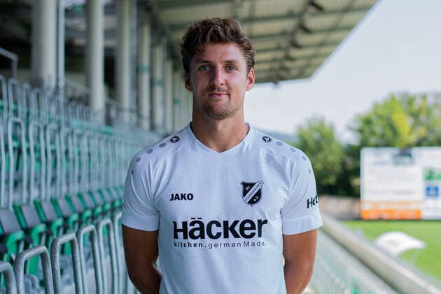 10.08.2020 - Fußball, Regionalliga West, 2020 2021, Porträttermin SV Rödinghausen: Enzo Wirtz. Rödinghausen Nordrhein-Westfalen Deutschland Häcker Wiehenstadion