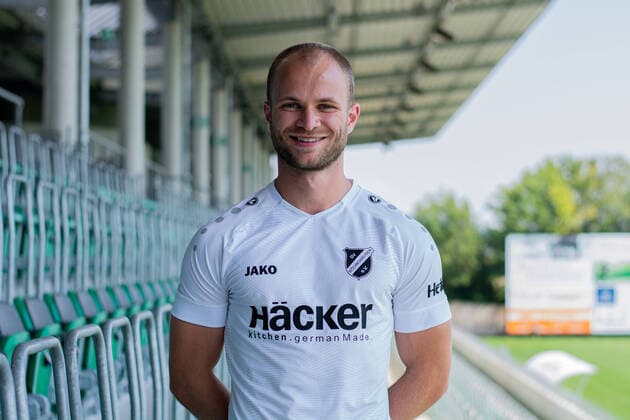 10.08.2020 - Fußball, Regionalliga West, 2020 2021, Porträttermin SV Rödinghausen: Patrick Kurzen. Rödinghausen Nordrhein-Westfalen Deutschland Häcker Wiehenstadion