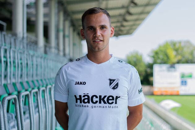 10.08.2020 - Fußball, Regionalliga West, 2020 2021, Porträttermin SV Rödinghausen: Christian Derflinger. Rödinghausen Nordrhein-Westfalen Deutschland Häcker Wiehenstadion