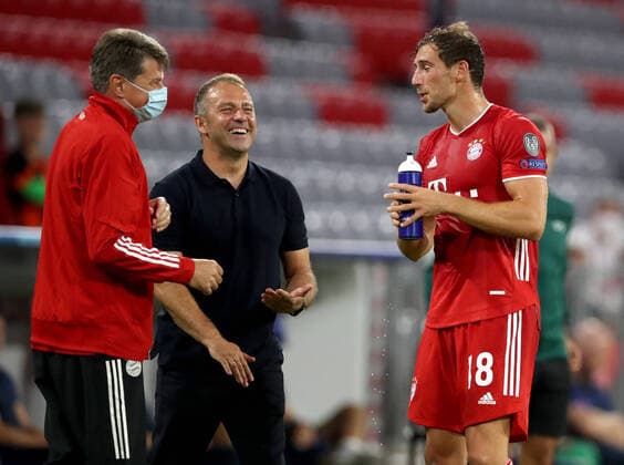 FC Bayern München - Chelsea FC Hansi Flick Trainer head coach von FC Bayern Muenchen freut sich , rechts Leon Goretzka 18 von FC Bayern Muenchen UEFA Championsleague Viertelfinale Rückspiel FC Bayern München - Chelsea FC Saison 2019 2020 Foto : Stefan Matzke sampics Pool via Revierfoto Nur für journalistische Zwecke ! Only for editorial use ! NO SECONDARY (RE-)SALE WITHIN 48h AFTER KICK-OFF München Bayern Deutschland