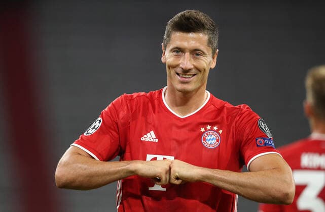 FC Bayern München - Chelsea FC Robert Lewandowski FC Bayern München jubelt über sein Tor zum 1:0 UEFA Championsleague Viertelfinale Rückspiel FC Bayern München - Chelsea FC Saison 2019 2020 Foto : Stefan Matzke sampics Pool via Revierfoto Nur für journalistische Zwecke ! Only for editorial use ! NO SECONDARY (RE-)SALE WITHIN 48h AFTER KICK-OFF München Bayern Deutschland