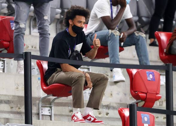 FC Bayern München - Chelsea FC Nur Zuschauer Leroy Sane FC Bayern München UEFA Championsleague Viertelfinale Rückspiel FC Bayern München - Chelsea FC Saison 2019 2020 Foto : Stefan Matzke sampics Pool via Revierfoto Nur für journalistische Zwecke ! Only for editorial use ! NO SECONDARY (RE-)SALE WITHIN 48h AFTER KICK-OFF München Bayern Deutschland