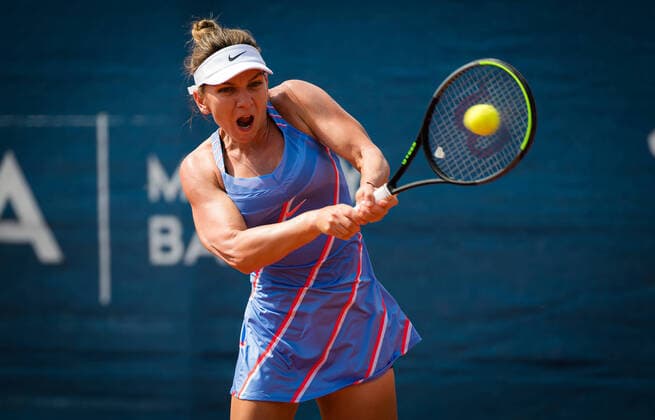 August 11, 2020, Prague, CZECH REPUBLIC: Simona Halep of Romania in action during the first round against Polona Hercog of Slovenia at the 2020 Prague Open WTA, Tennis Damen International tennis tournament Prague CZECH REPUBLIC - ZUMAa181 20200811_zaa_a181_100 Copyright: xRobxPrangex