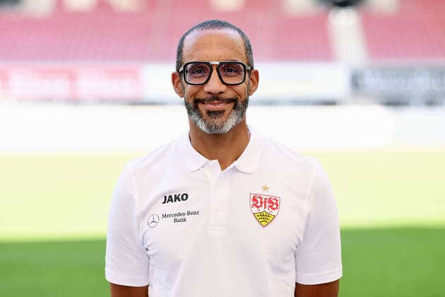 FUSSBALL 1. BUNDESLIGA SAISON 2020 2021 10.08.2020 Fototermin beim VfB Stuttgart Mannschaftsarzt Dr. Raymond Best; VfB Stuttgart