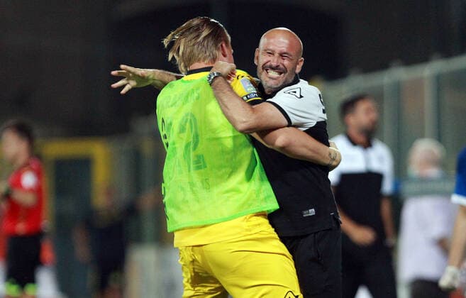 Sport Bilder des Tages Photo LaPresse - Tano Pecoraro 11 August 2020 City La Spezia - (Italy) Soccer Spezia vs Chievo Italian Football Championship League BKT 2019 2020 - "Alberto Picco" Stadium in the pic: italiano vincenzo esulta dopo il gol del 3-0  Copyright: xTanoxPecoraro LaPresse LaPresse x