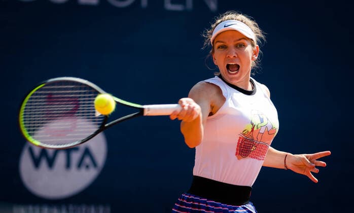 August 12, 2020, Prague, CZECH REPUBLIC: Simona Halep of Romania playing doubles with Barbora Strycova at the 2020 Prague Open WTA, Tennis Damen International tennis tournament Prague CZECH REPUBLIC - ZUMAa181 20200812_zaa_a181_049 Copyright: xRobxPrangex