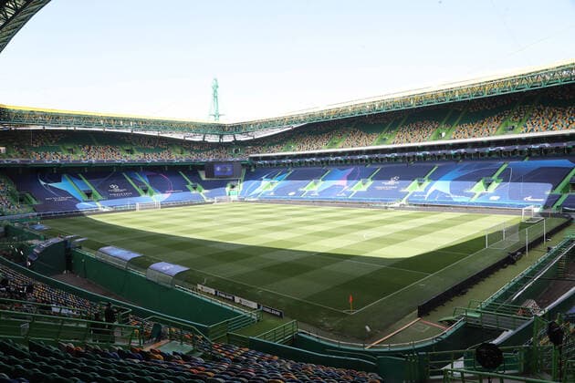 Fußball, Stadiongeschichte Sporting Lissabon Sport Bilder des Tages RB Leipzig - Abschlusstraining Fussball Champions League Lissabon, 12.08.2020, Estadio Jose de Alvalade, Fussball, UEFA Champions League, Finalturnier 2020, Matchday-1, Abschlusstraining von RB Leipzig am Tag vor dem Viertelfinale , RB Leipzig vs. Atletico Madrid , Im Bild: Innenansicht Estadio Jose de Alvalade, Stadion von Sporting Lissabon. , UEFA regulations prohibit any use of photographs as image sequences and or quasi-video , National and International News Agencies OUT! , Foto: PICTURE POINT S. Sonntag Poolfoto , Lissabon Lissbaon Portugal
