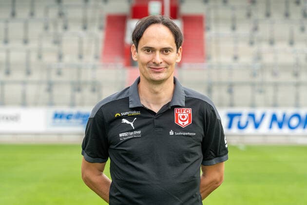 Florian Schnorrenberg (Chef-Trainer, HFC); HFC Hallescher Fussballclub e.V; 3.Liga, Porträttermin 2020 2021, Halle Saale Sachsen-Anhalt Deutschland