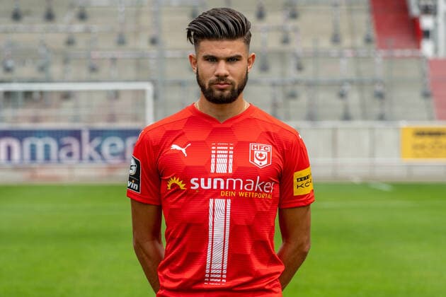Antonios Papadopoulos (HFC); HFC Hallescher Fussballclub e.V; 3.Liga, Porträttermin 2020 2021, Halle Saale Sachsen-Anhalt Deutschland