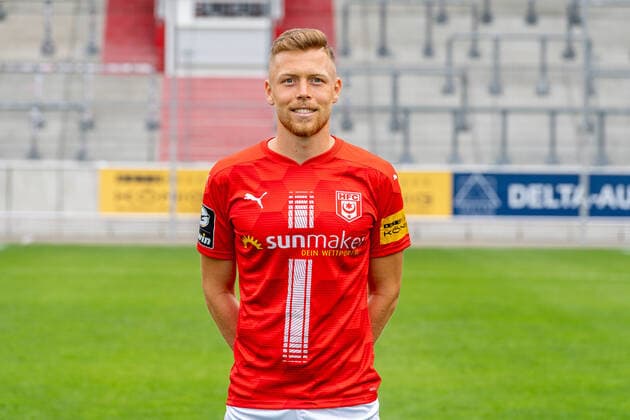 Fabian Menig (HFC); HFC Hallescher Fussballclub e.V; 3.Liga, Porträttermin 2020 2021, Halle Saale Sachsen-Anhalt Deutschland