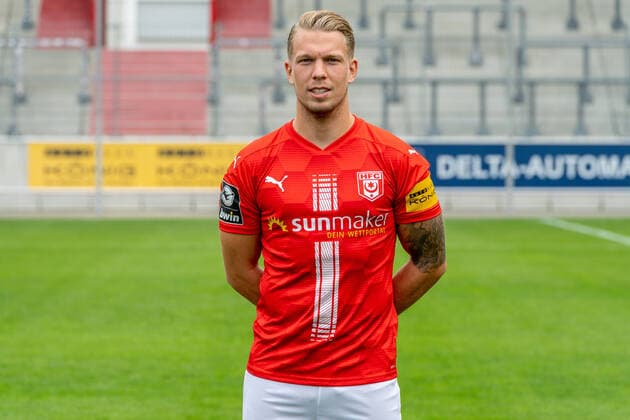 Janek Sternberg (HFC); HFC Hallescher Fussballclub e.V; 3.Liga, Porträttermin 2020 2021, Halle Saale Sachsen-Anhalt Deutschland