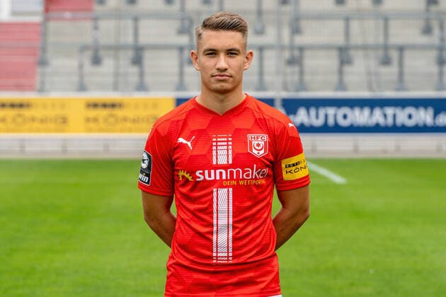 Julian Guttau (HFC); HFC Hallescher Fussballclub e.V; 3.Liga, Porträttermin 2020 2021, Halle Saale Sachsen-Anhalt Deutschland