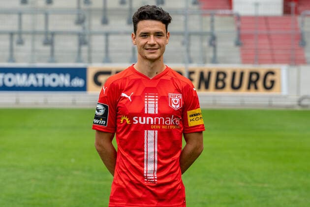Niklas Landgraf (HFC); HFC Hallescher Fussballclub e.V; 3.Liga, Porträttermin 2020 2021, Halle Saale Sachsen-Anhalt Deutschland
