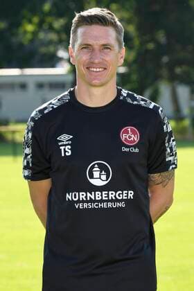 13.08.2020 - 1. FC Nuernberg FCN Club - Saison 2020 2021 - Fototermin Porträttermin - - Tobias Schweinsteiger (Co-Trainer 1. FC Nürnberg FCN ) Einzelbild Einzelfoto Portrait Porträt Kopfbild