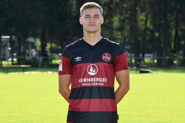 13.08.2020 - 1. FC Nuernberg FCN Club - Saison 2020 2021 - Fototermin Porträttermin - - Fabian Nürnberger (15, 1. FC Nürnberg FCN ) Einzelbild Einzelfoto Portrait Porträt Kopfbild