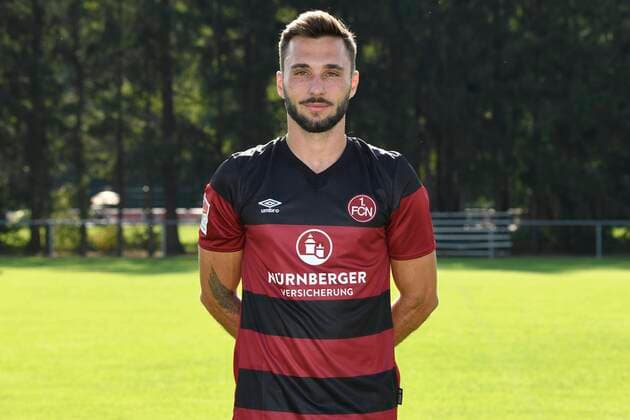 13.08.2020 - 1. FC Nuernberg FCN Club - Saison 2020 2021 - Fototermin Porträttermin - - Fabian Schleusener (23, 1. FC Nürnberg FCN ) Einzelbild Einzelfoto Portrait Porträt Kopfbild