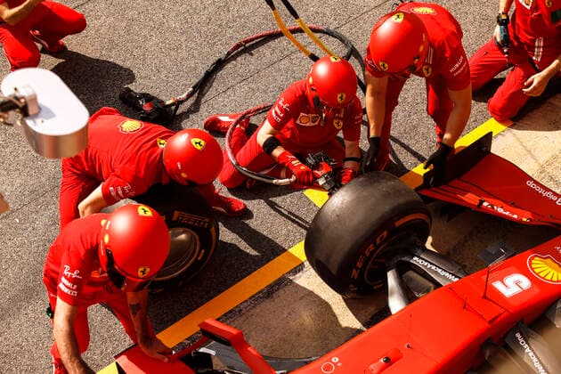 Motorsports: FIA Formula One World Championship, WM, Weltmeisterschaft 2020, Grand Prix of Spain, Mechanic of Scuderia Ferrari Mission Winnow during pit stop practice Barcelona Spain