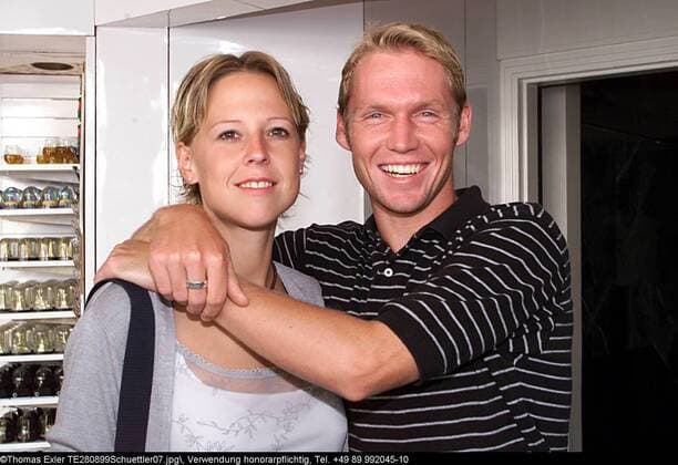 Tennisprofi Rainer Schüttler in New York. Empire State Building Manhattan, New York 28.08.1999. Tennisprofi Rainer Schüttler mit Freundin Tina . , TE280899Schuettler07.jpg, New York New York USA *** Professional tennis player Rainer Schüttler in New York Empire State Building Manhattan, New York 28 08 1999 Professional tennis player Rainer Schüttler with girlfriend Tina , TE280899Schuettler07 jpg, New York New York USA , Copyright: xThomasxExlerx