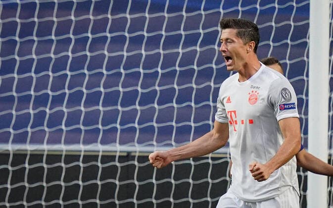 FC BAYERN MUENCHEN - FC Barcelona, Barca , Football UEFA Champions League Lisbon, Lissabon, Portugal, 14th August 2020. Torjubel: Robert Lewandowski (Muenchen) in the quarterfinal UEFA Champions League match final tournament FC BAYERN MUENCHEN - FC BARCELONA in Season 2019 2020, FCB, Munich, Barca Photographer: Peter Schatz Pool - UEFA REGULATIONS PROHIBIT ANY USE OF PHOTOGRAPHS as IMAGE SEQUENCES and or QUASI-VIDEO - National and international News-Agencies OUT Editorial Use ONLY Lisbon Estadio da Luz de Benfica Portugal