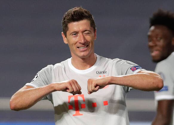 FOOTBALL : FC Barcelone vs Bayern Munich - 1 4 - Phase finale - UEFA Ligue des Champions - Final 8 - Lisbonne - 14 08 2020 Bayern Munich s Polish forward Robert Lewandowski celebrates after scoring his team s sixth goal during the UEFA Champions League quarter-final football match between Barcelona and Bayern Munich at the Luz stadium in Lisbon on August 14, 2020. Lisbonne Portugal
