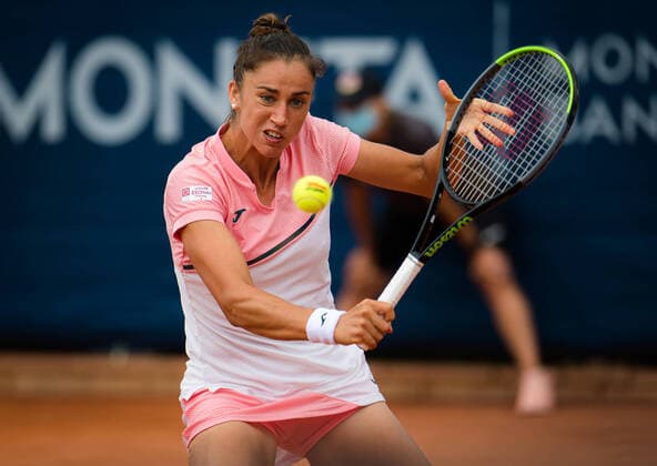 August 15, 2020, Prague, CZECH REPUBLIC: Sara Sorribes Tormo of Spain in action during her quarter-final match at the 2020 Prague Open WTA, Tennis Damen International tennis tournament against Irina-Camelia Begu of Romania Prague CZECH REPUBLIC - ZUMAa181 20200815_zaa_a181_002 Copyright: xRobxPrangex