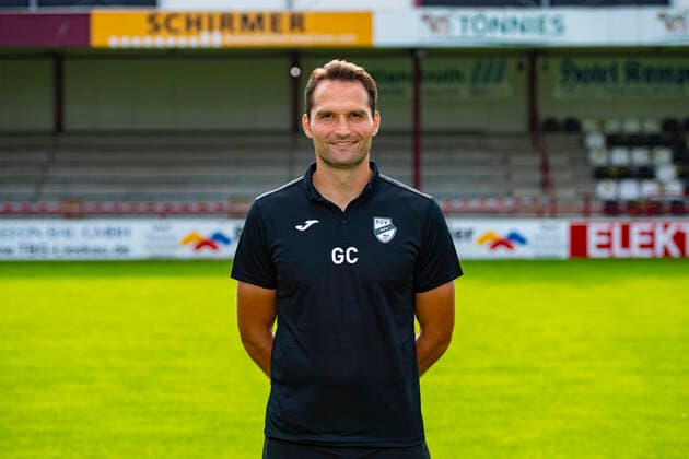 Guerino Capretti (Trainer); Club Verl 1924; 3.Liga, Porträttermin 2020 2021, Copyright: xChristopherxNeundorfx xKirchner-Mediax