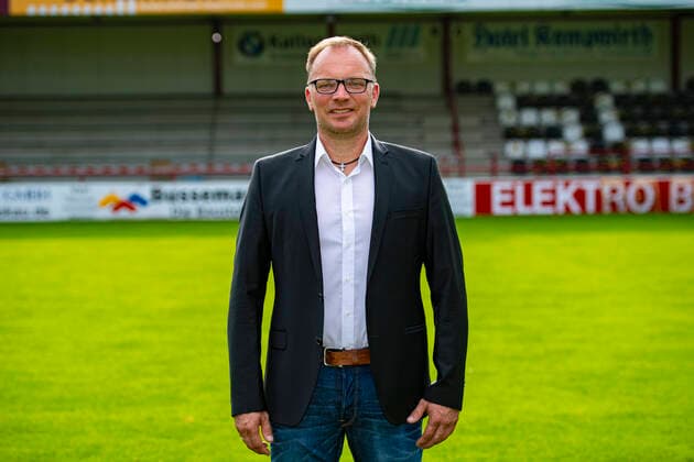 Raimund Bertels (Präsident); Club Verl 1924; 3.Liga, Porträttermin 2020 2021, Copyright: xChristopherxNeundorfx xKirchner-Mediax
