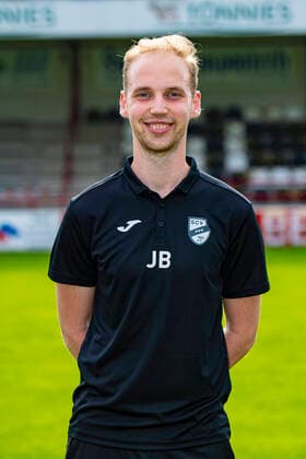 Julian Berger (Videoanalyst); Club Verl 1924; 3.Liga, Porträttermin 2020 2021, Copyright: xChristopherxNeundorfx xKirchner-Mediax
